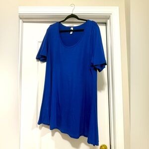 LuLaRoe 2XL Blue Perfect T Top